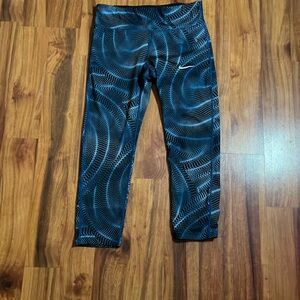 NIKE Womens Dri-Fit Capri Leggings